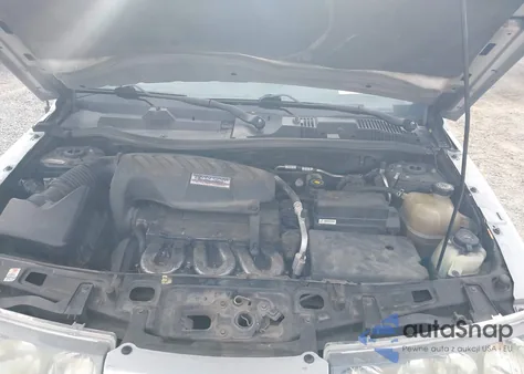 2002 Saturn Vue V6 z USA, uszkodzony, nr VIN 5GZCZ63B12S827157